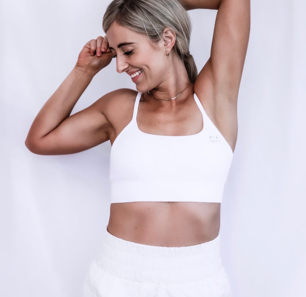 
                
                    Load image into Gallery viewer, Activewear Crop / white
                
            